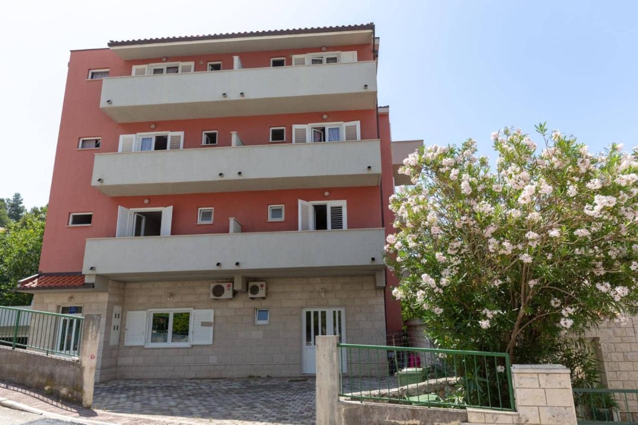 Apartments Elena Tučepi Exteriör bild