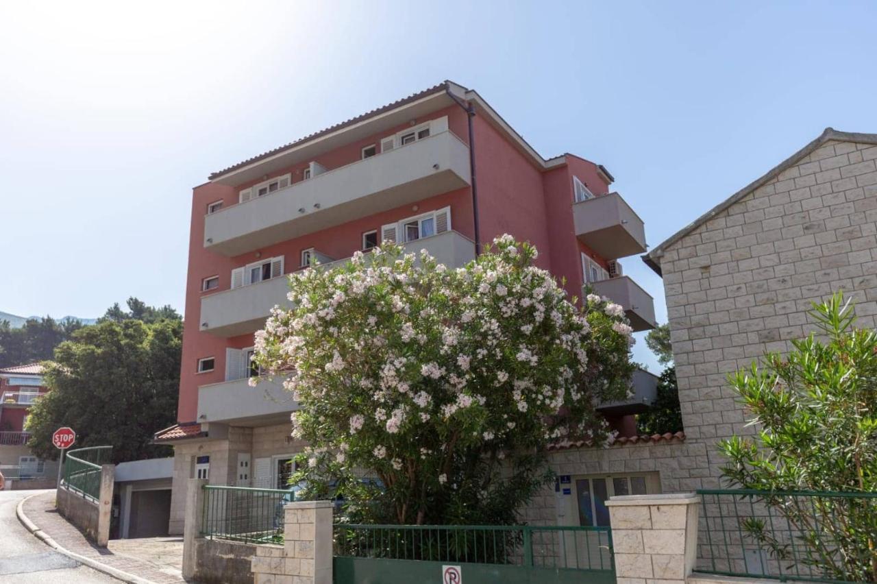 Apartments Elena Tučepi Exteriör bild